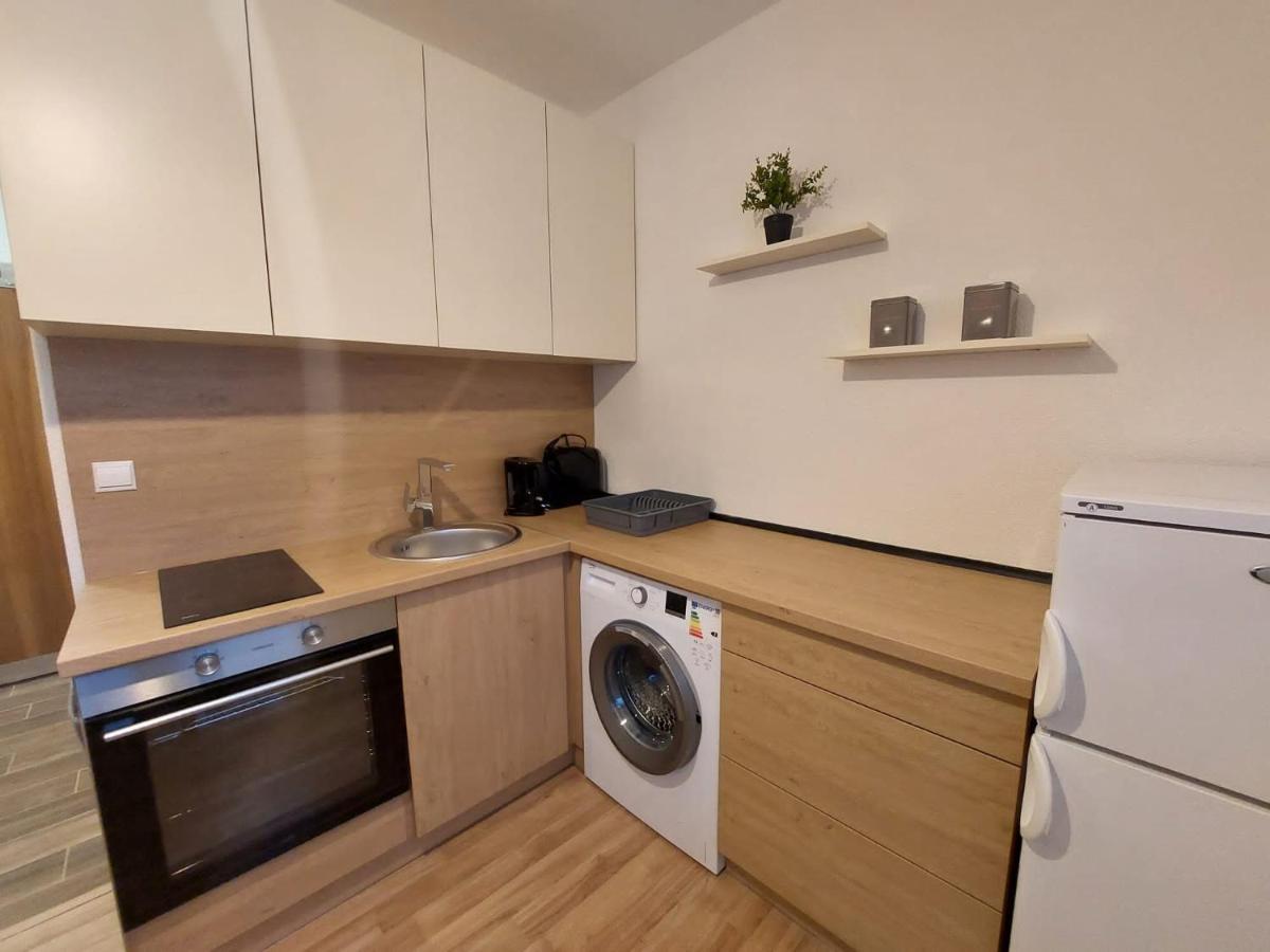 Utulny Apartman V Centre Bb Банска-Бистрица Экстерьер фото
